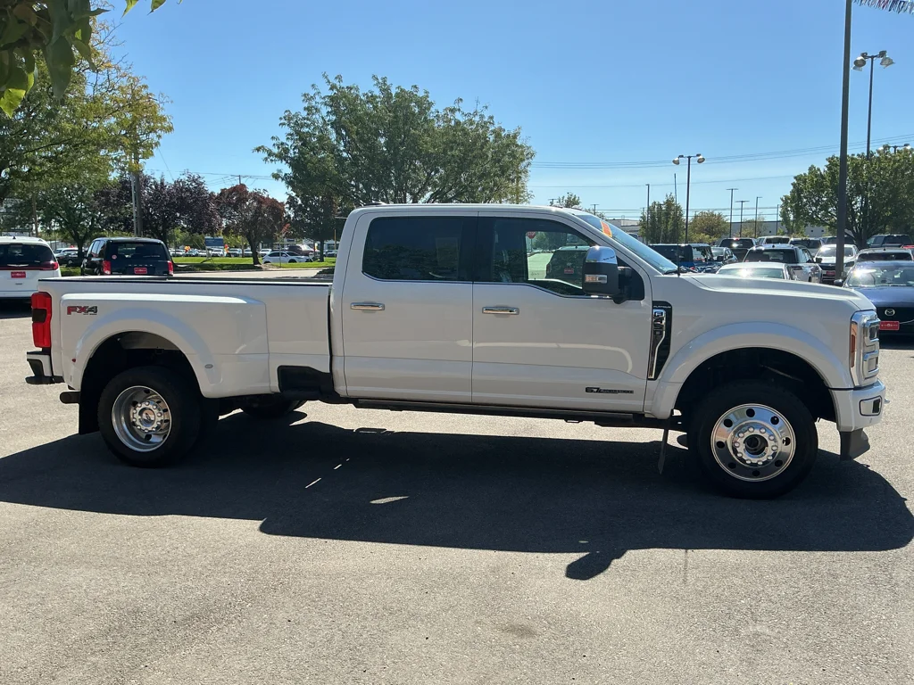 Used 2024 STAR WHITE Ford Platinum image 4