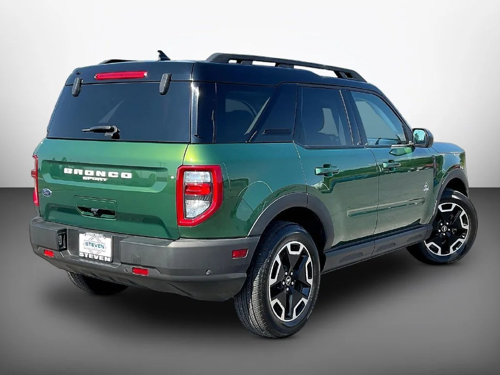 Used 2024 Green Ford Outer Banks image 6