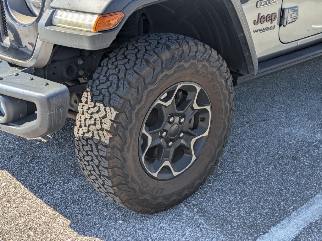 Used 2020 Silver Jeep Unlimited Rubicon image 5