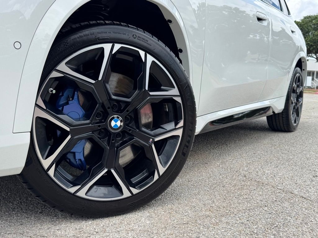 Used 2025 White BMW M35i image 2