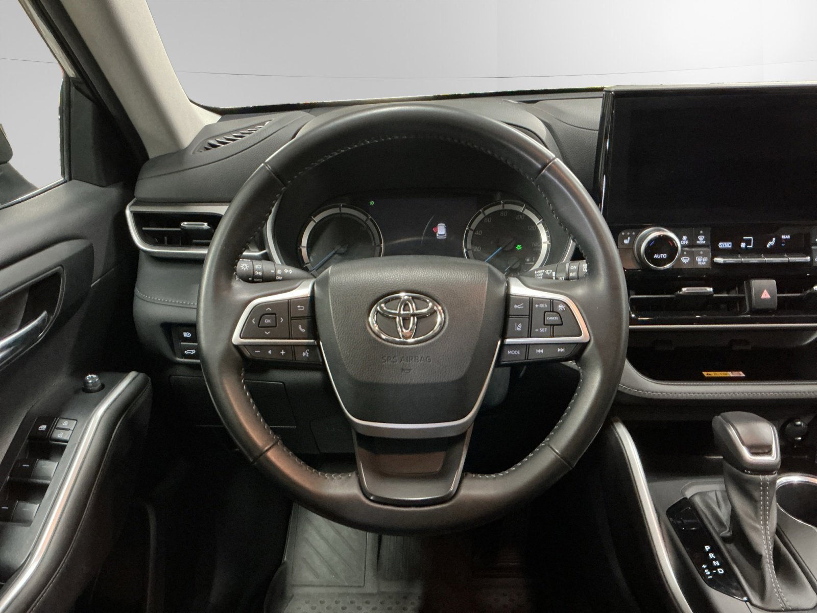 Used 2023 Gray Toyota Hybrid XLE image 12