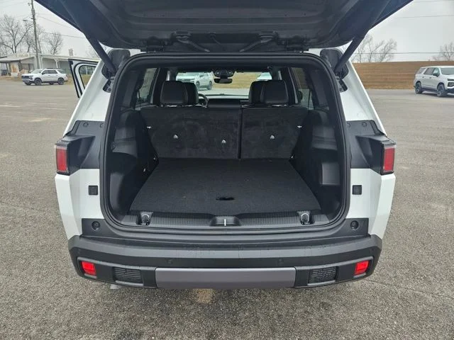 New 2026 Bright White Clear-Coat Exterior Paint Jeep Limited image 23