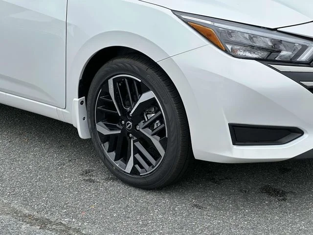 2025 Nissan Versa Sedan SR - Photo 7