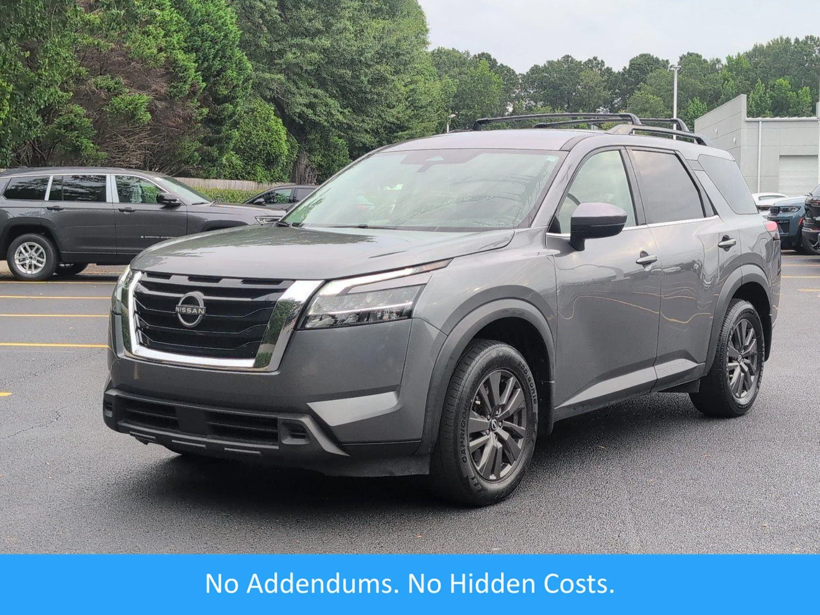 2022 Nissan Pathfinder SV