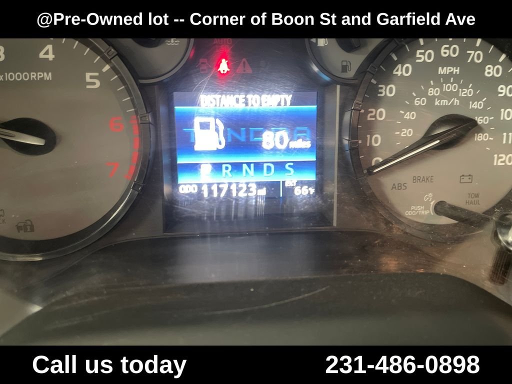 Used 2015 White Toyota SR image 19