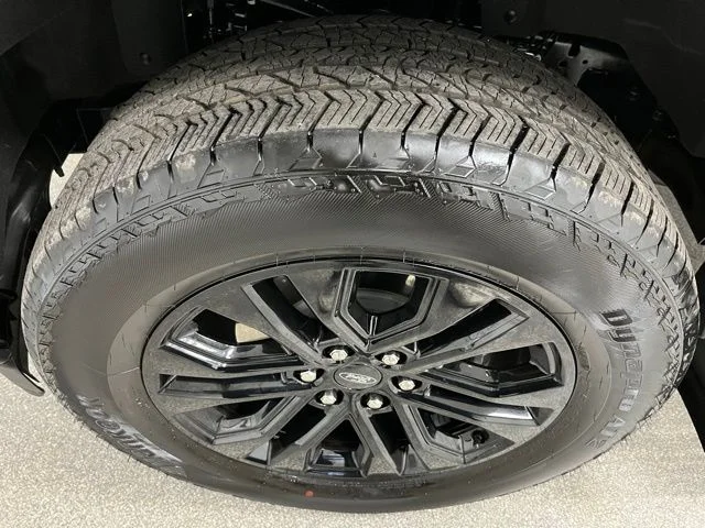 Used 2025 Gray Ford Lariat image 15