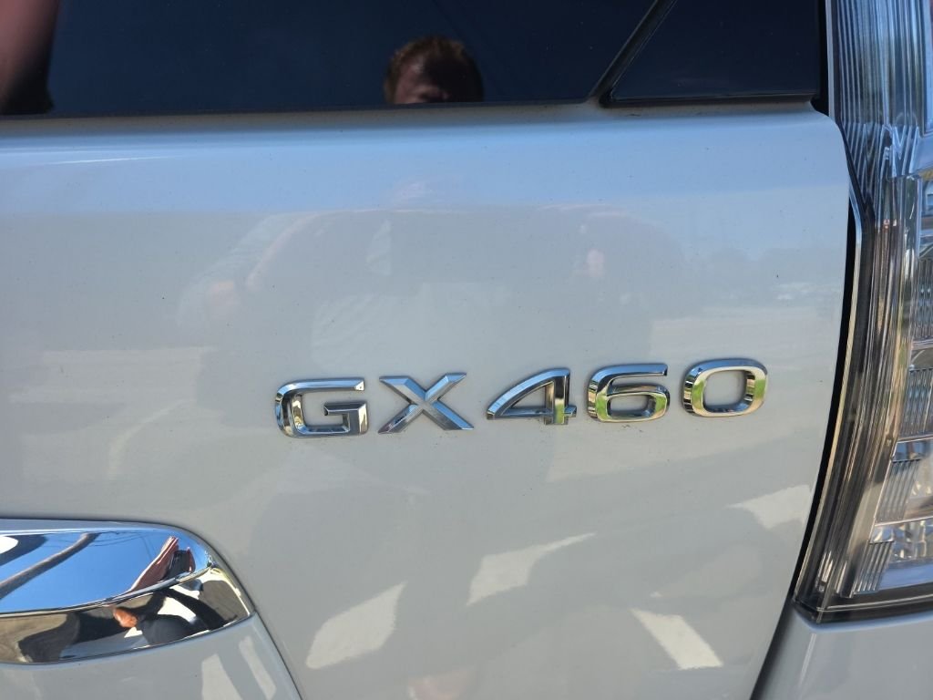 Used 2017  Lexus 460 image 9