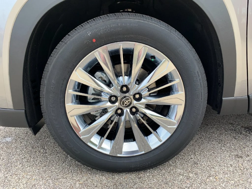 Used 2026  Toyota Platinum image 33