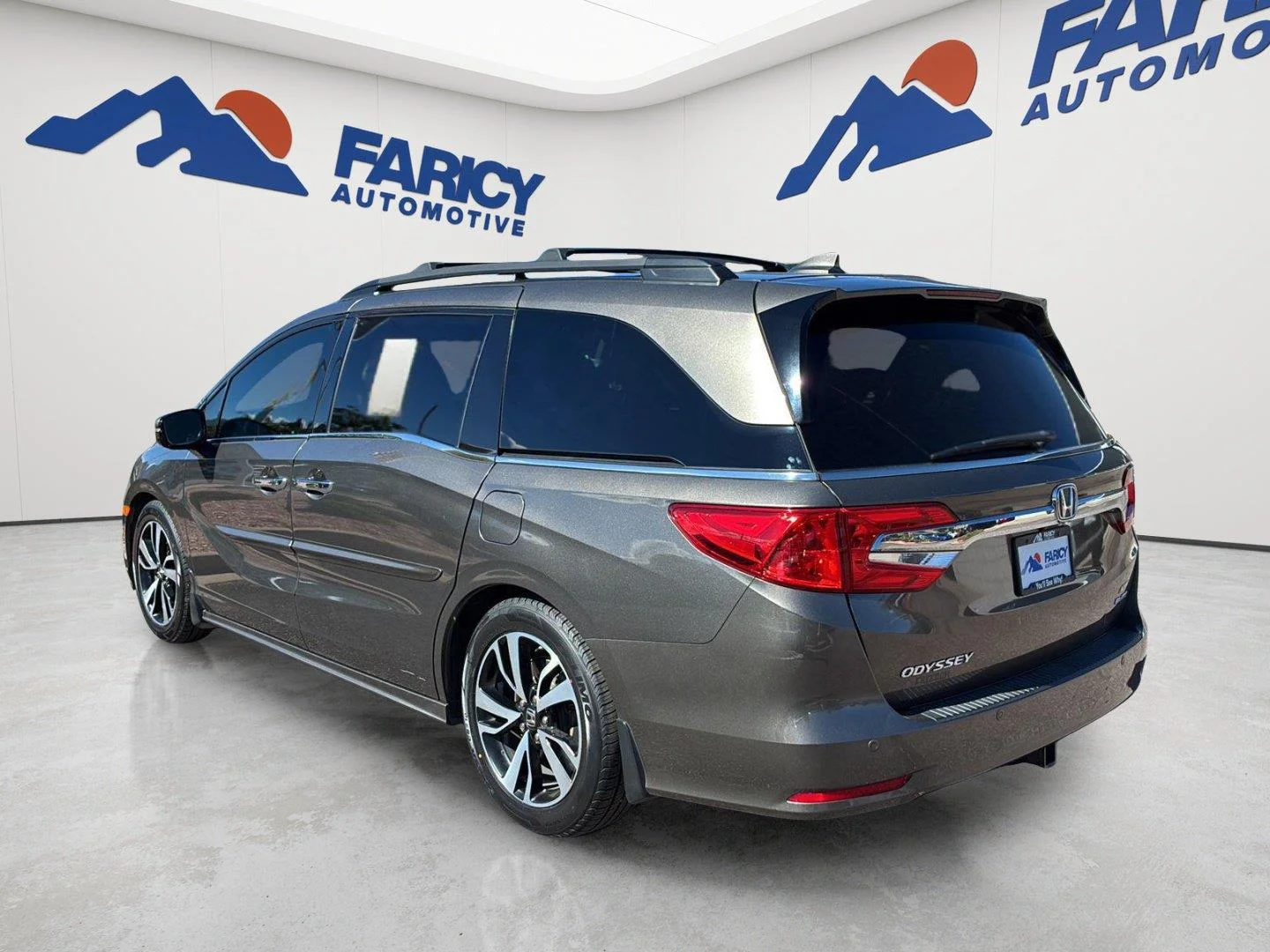 Used 2018 Pacific Pewter Metallic Honda Elite image 7