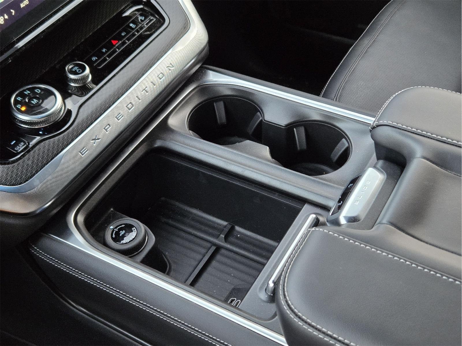 New 2026 Star White Metallic Tri-Coat Ford MAX Platinum® image 14