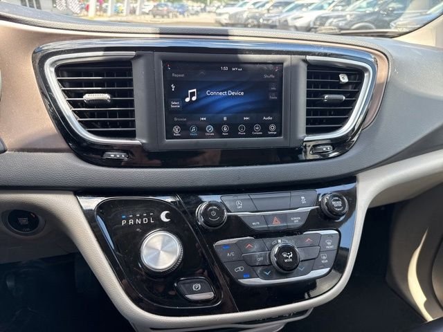 Used 2021 Gray Chrysler LXI image 31