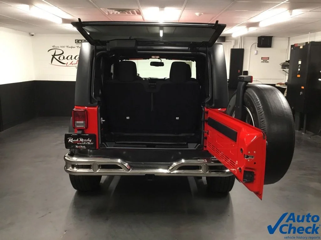 Used 2015 Red Jeep Sport image 12