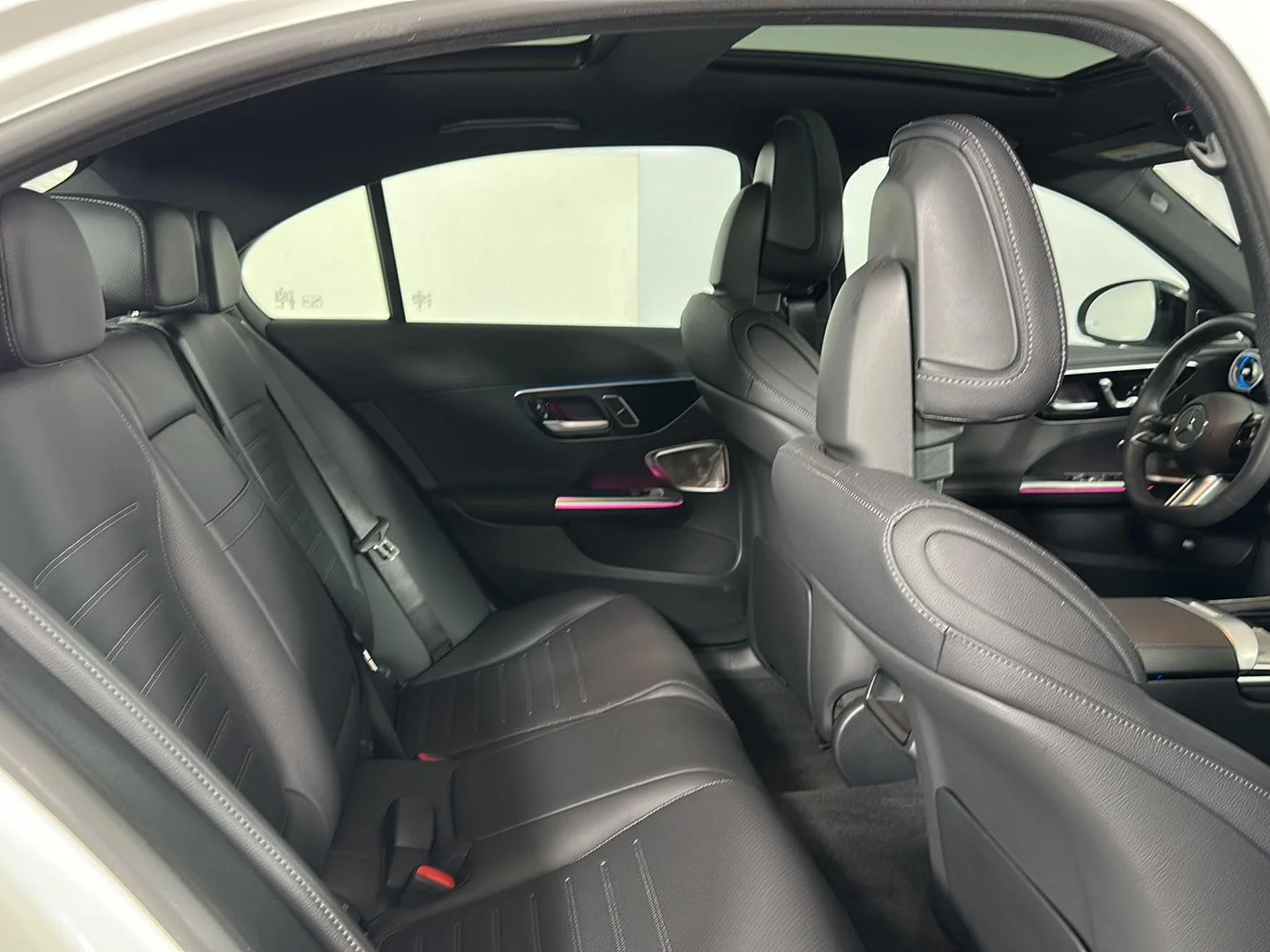 Used 2025  Mercedes-Benz C 300 image 26