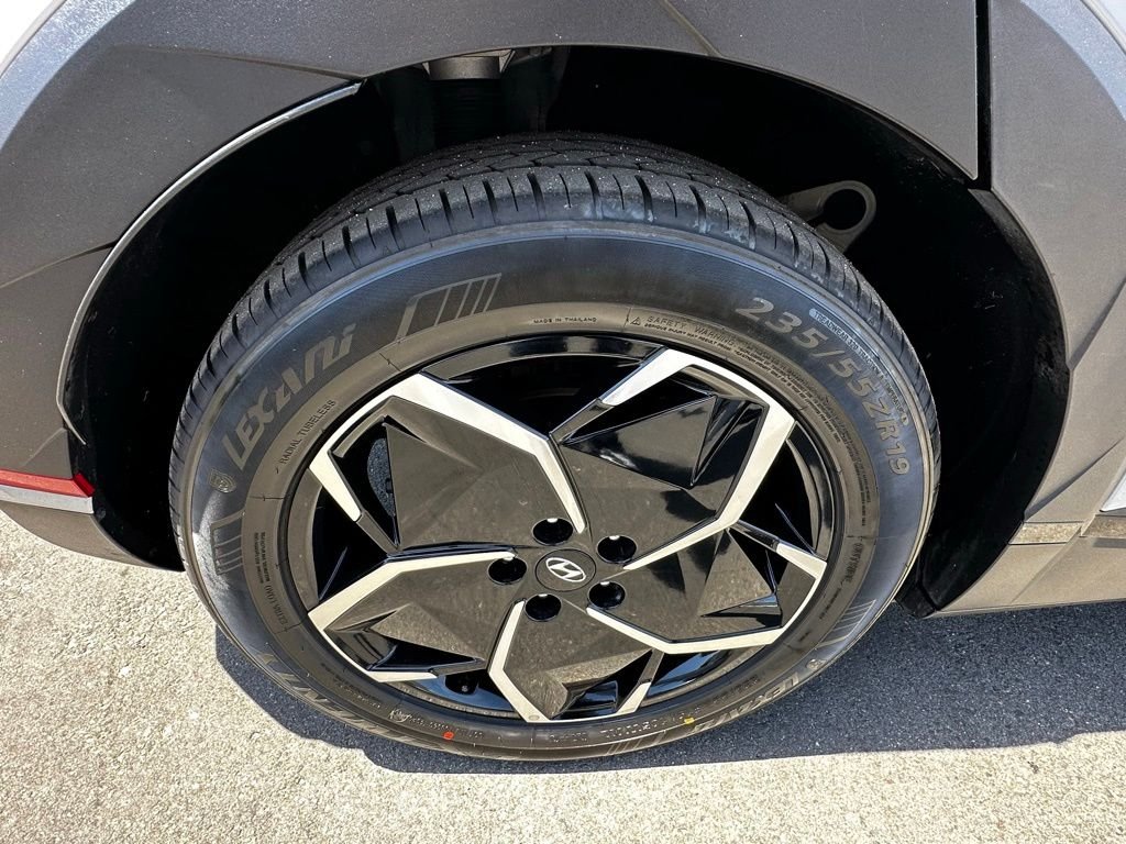 Used 2024 Cyber Gray Hyundai SEL image 11