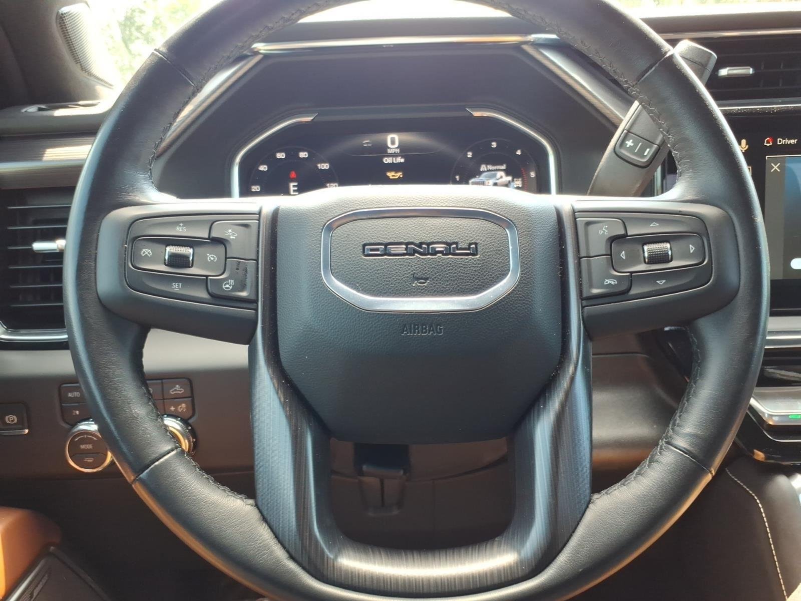 Used 2025 White Frost Tricoat GMC Denali Ultimate image 26