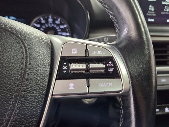Used 2022 Black Kia EX image 28