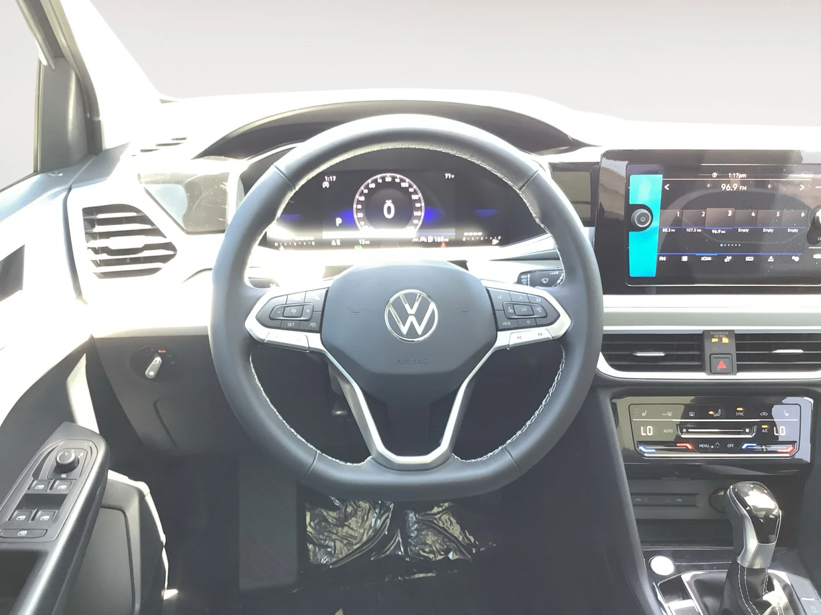 New 2026 DEEP BLACK Volkswagen SE image 16