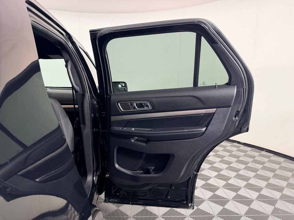 Used 2018 Black Ford XLT image 32
