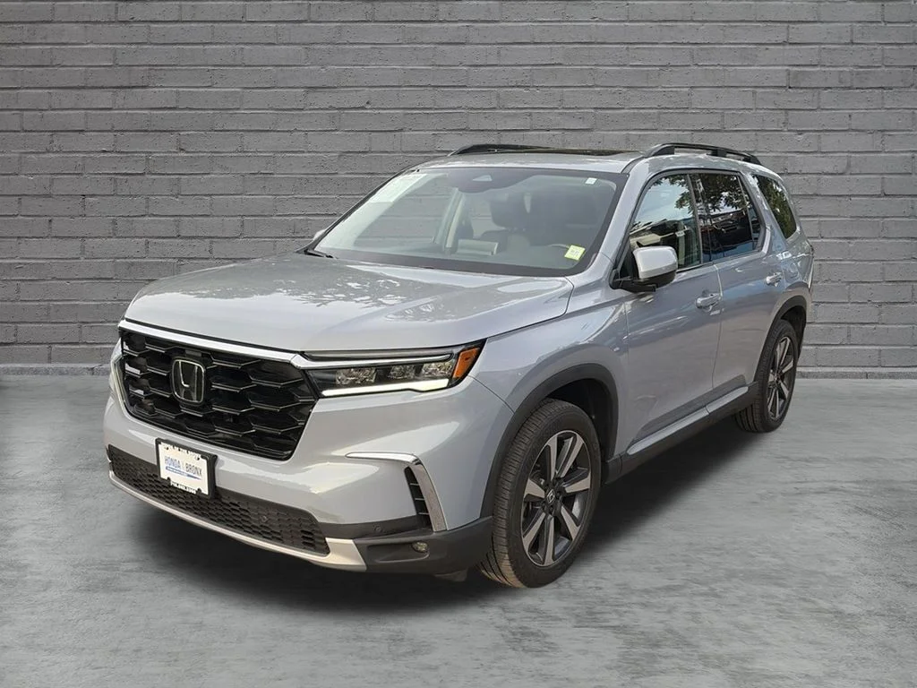 Certified Used 2024 Sonic Gray Pearl Honda Touring image 10