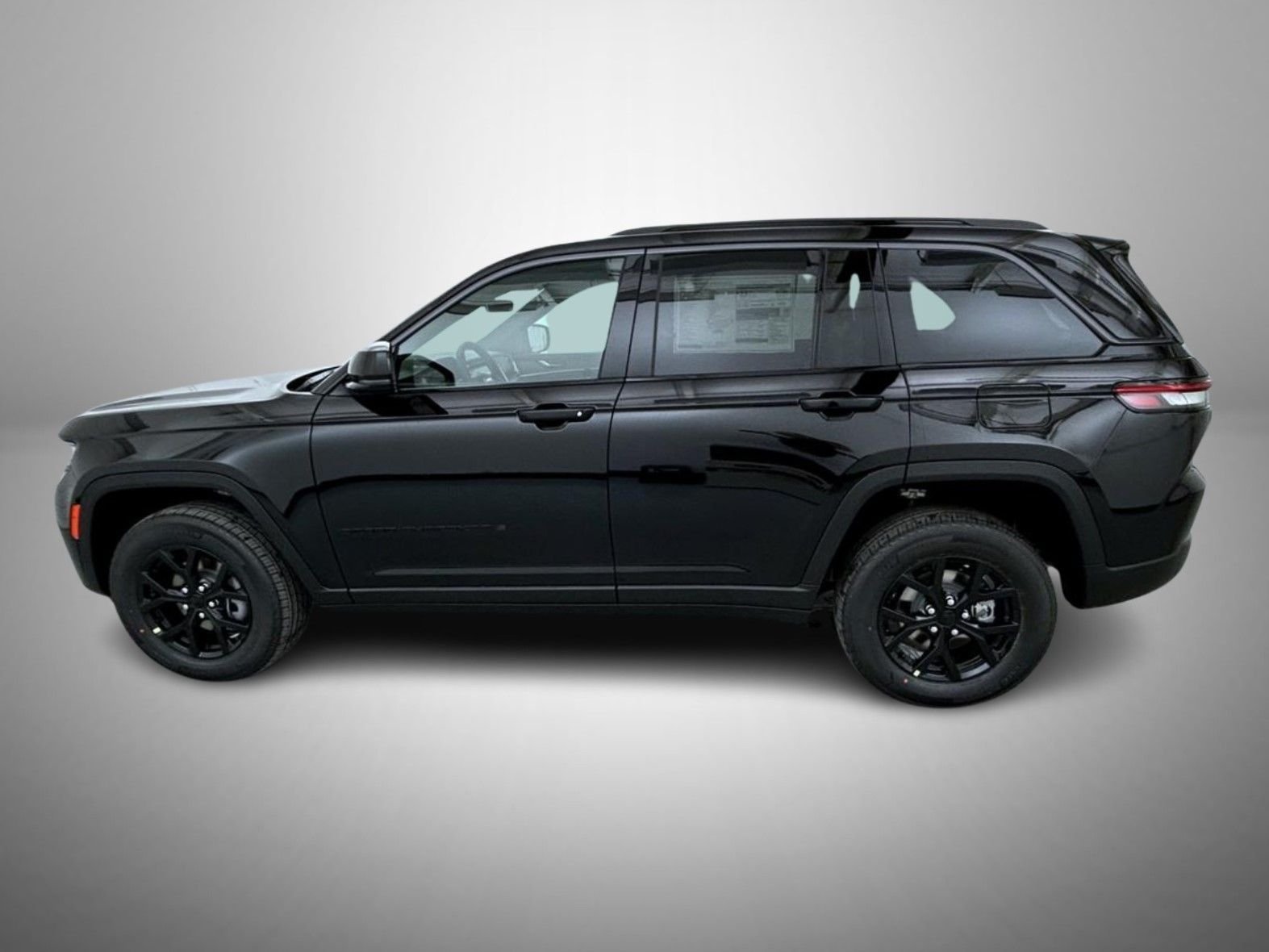 New 2026 Diamond Black Crystal Pearl-Coat Exterior Paint Jeep Altitude image 8