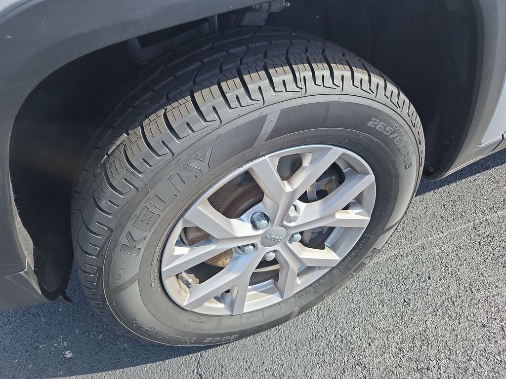 Used 2021 Silver Jeep Limited image 10
