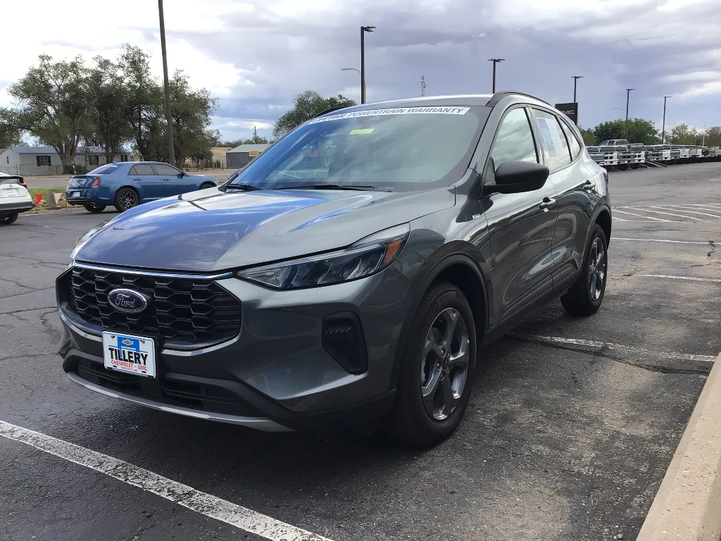 Used 2025 Carbonized Gray Metallic Ford ST-Line image 3