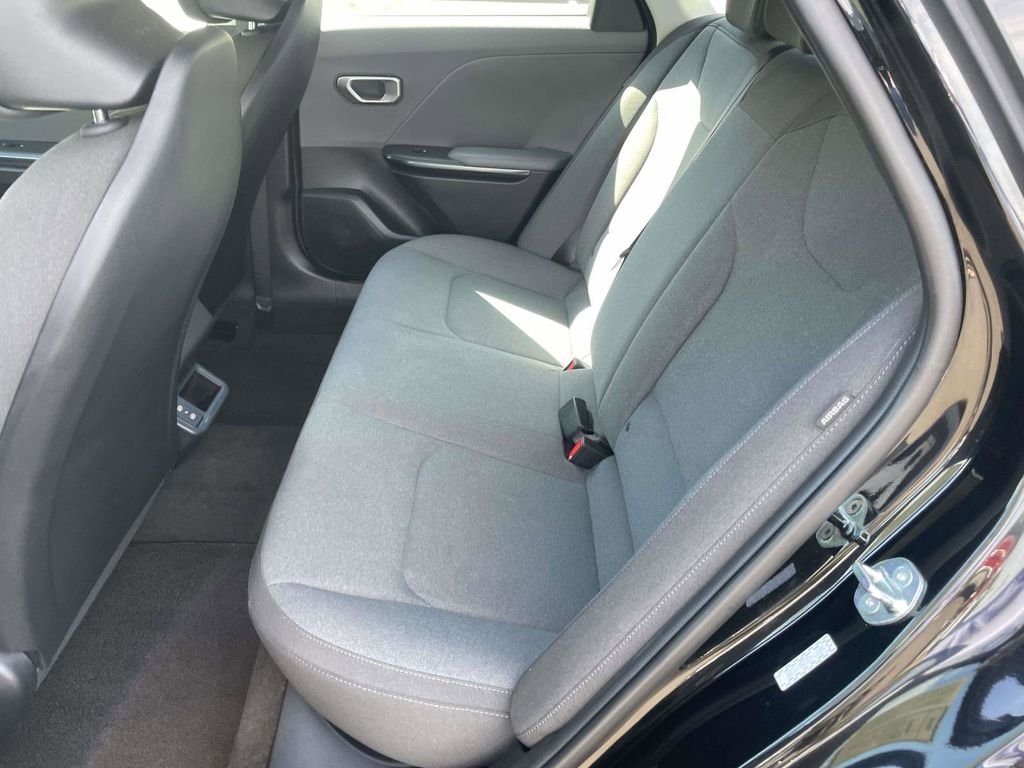 Used 2025 Black Kia LXS image 10