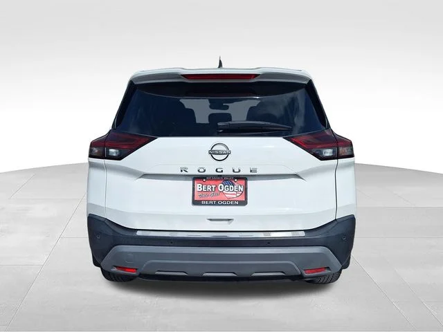 Used 2023 White Nissan S image 7
