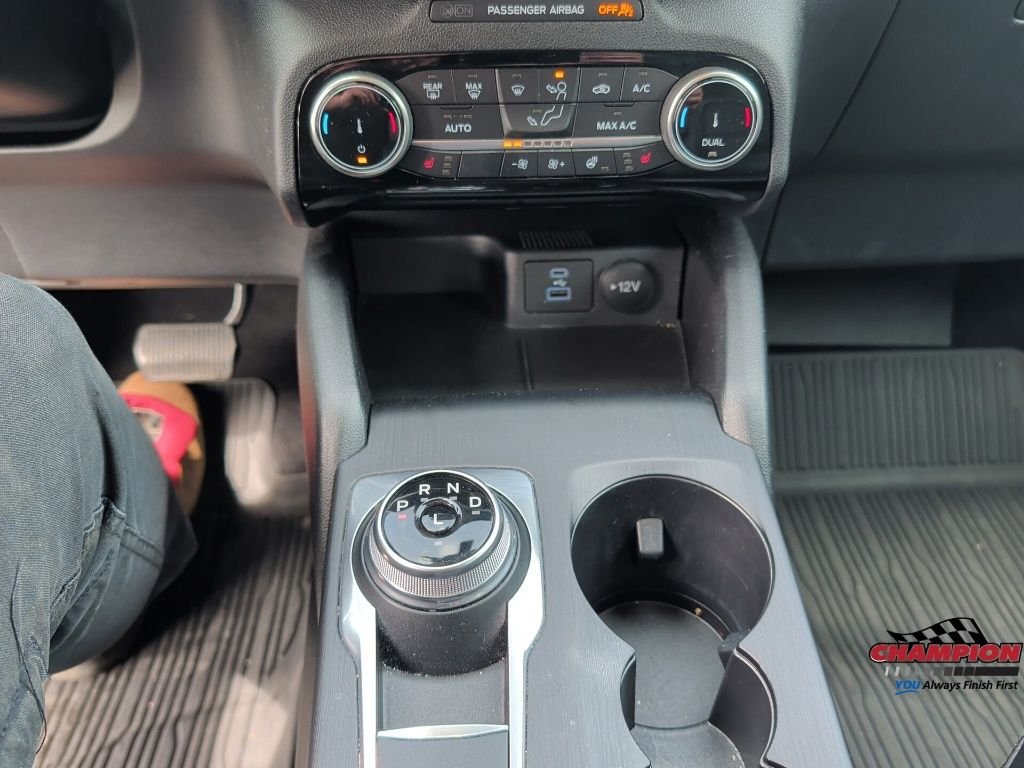 Used 2022 White Ford SEL image 17