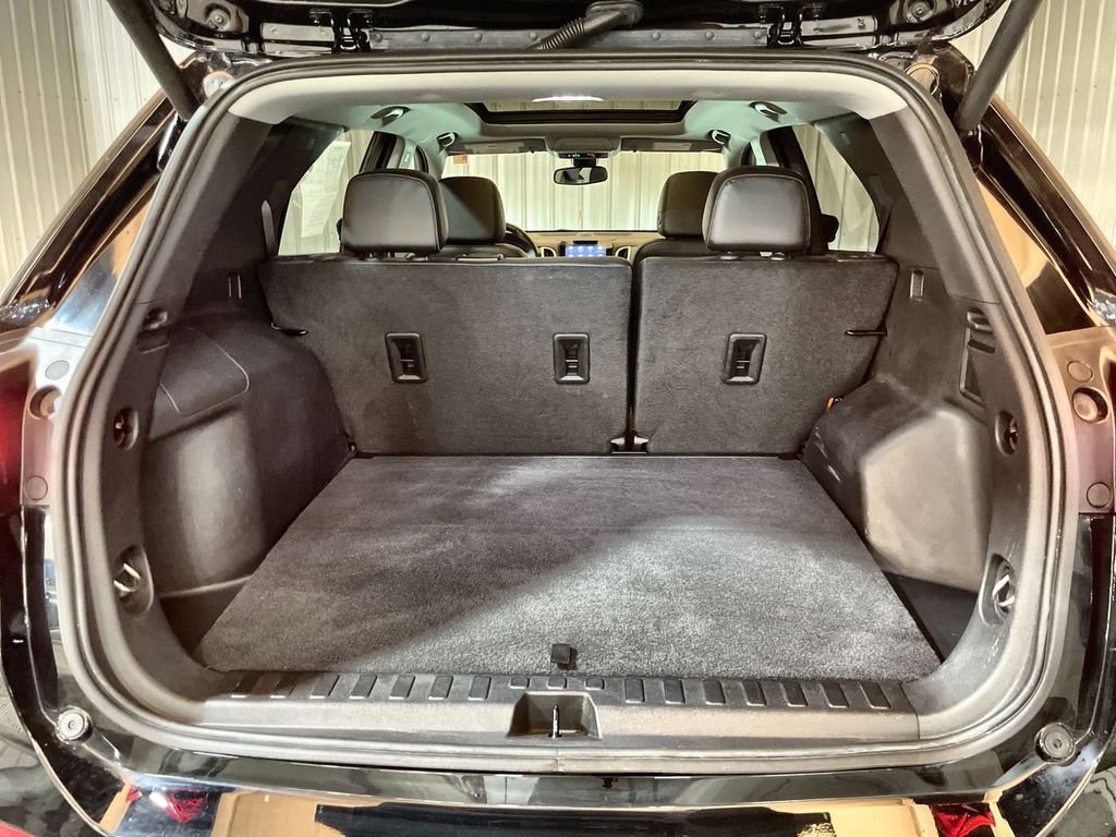 Used 2024 Mosaic Black Metallic Chevrolet Premier image 62