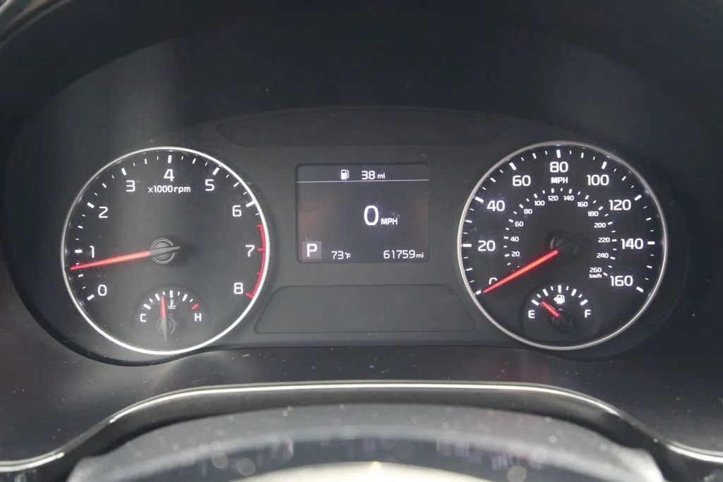 Used 2023 Orange Kia S image 39