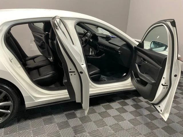 Used 2019 White Mazda Base image 22