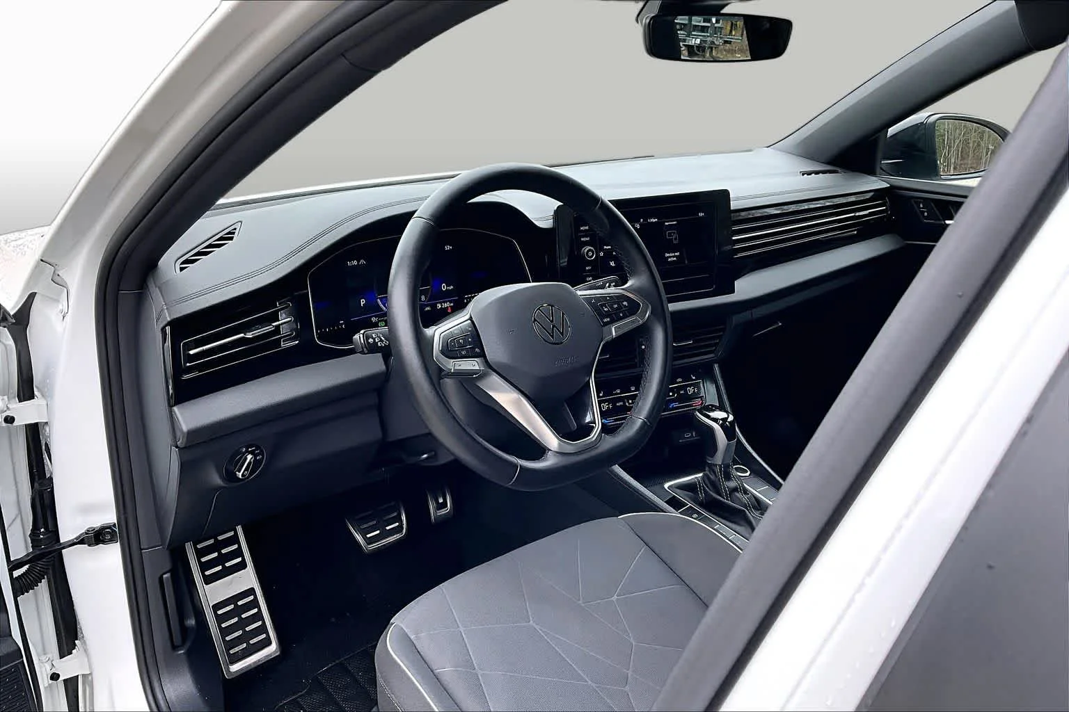 Used 2025 Pure White Volkswagen Sport image 18