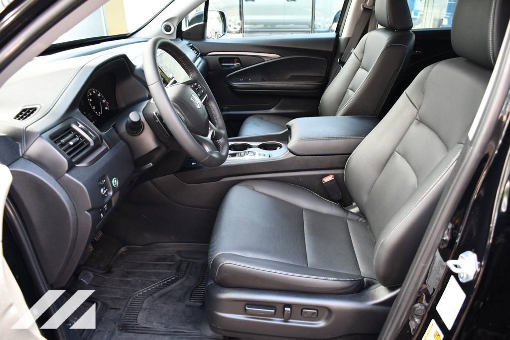Used 2025 Black Honda RTL image 21