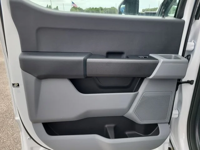 New 2026 Oxford White Ford XL image 12