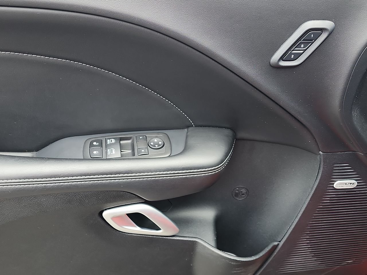 Used 2023 Go Mango Dodge R/T Scat Pack image 13