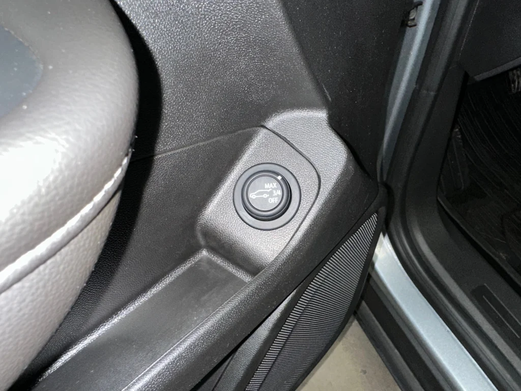 Used 2023 Sterling Metallic GMC SLE image 10