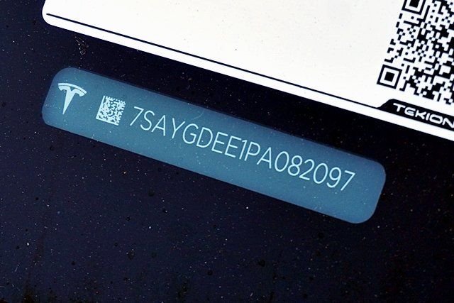 Used 2023  Tesla Long Range image 37