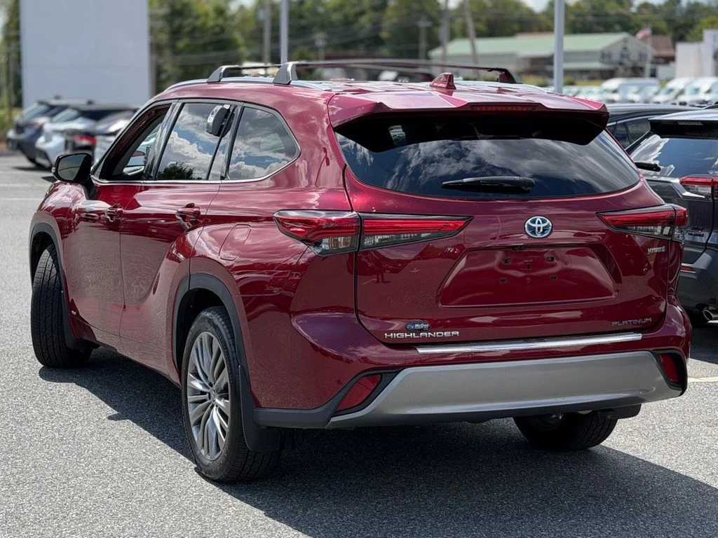Used 2022 Red Toyota Platinum image 3