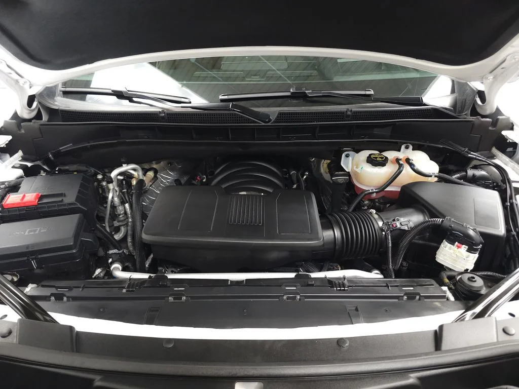 Used 2025 White Frost GMC Denali Ultimate image 34