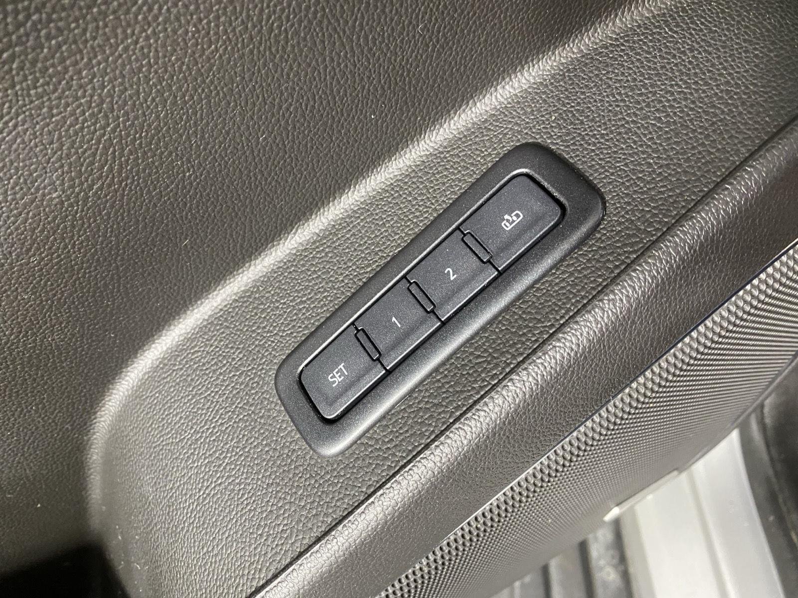 Used 2020 Silver Ice Metallic Chevrolet LT image 23