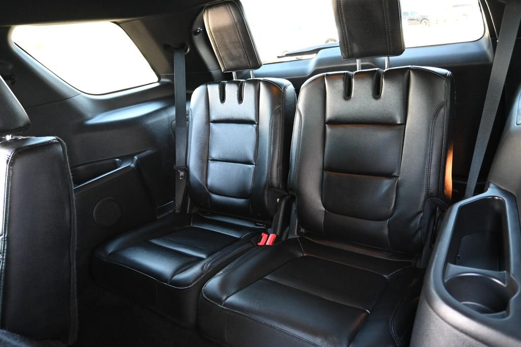 Used 2016 Shadow Black Ford XLT image 26