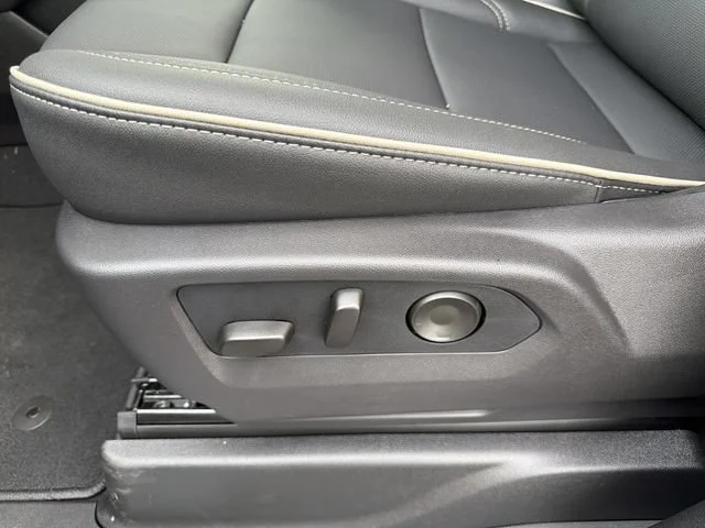 New 2026 Onyx Black GMC Elevation image 23