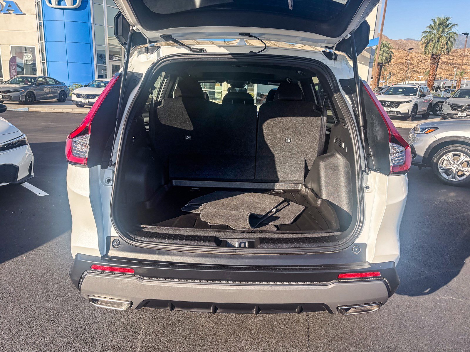 Used 2023 Platinum White Pearl Honda Sport image 12