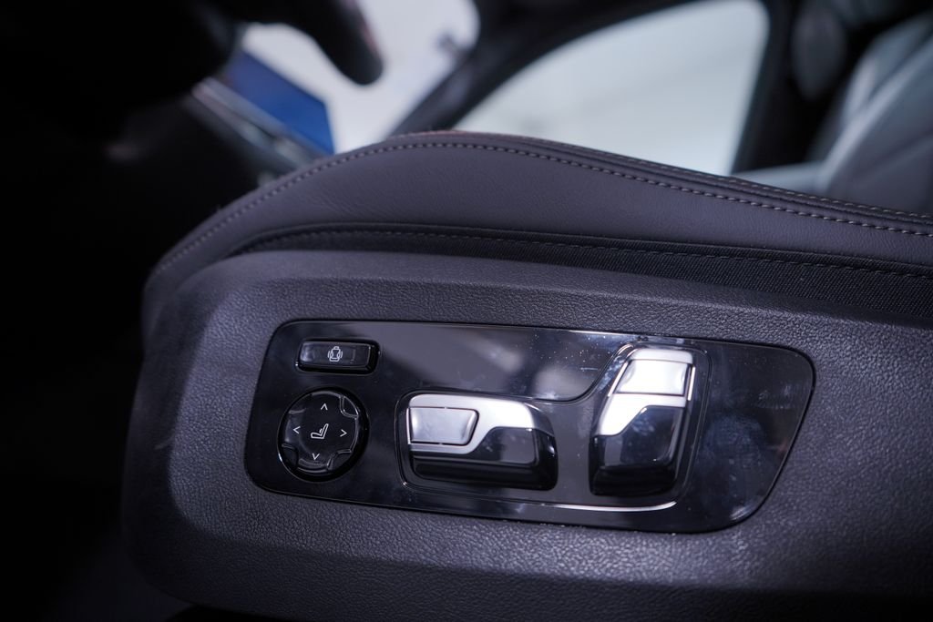 2026 BMW X5 M60i - Photo 12