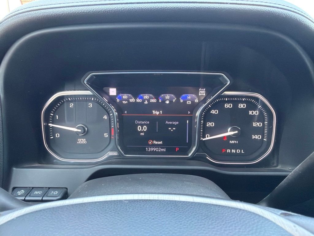 Used 2023 White GMC Denali image 33