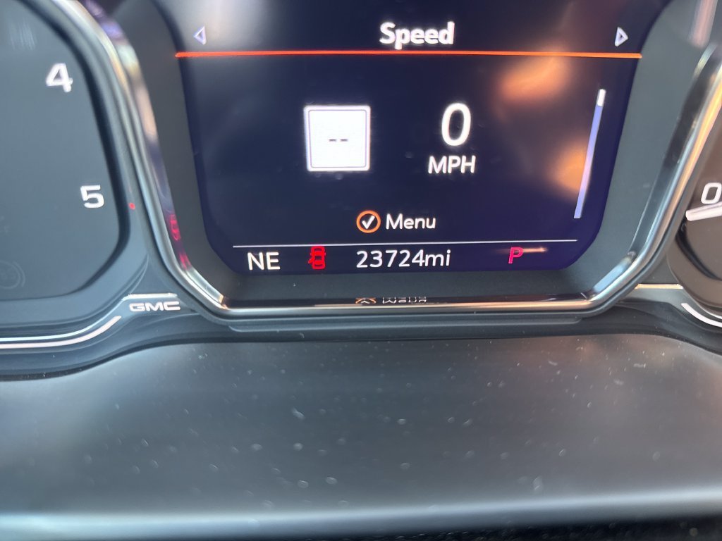 Used 2021 WHITE FROST TRICOAT GMC Denali image 16