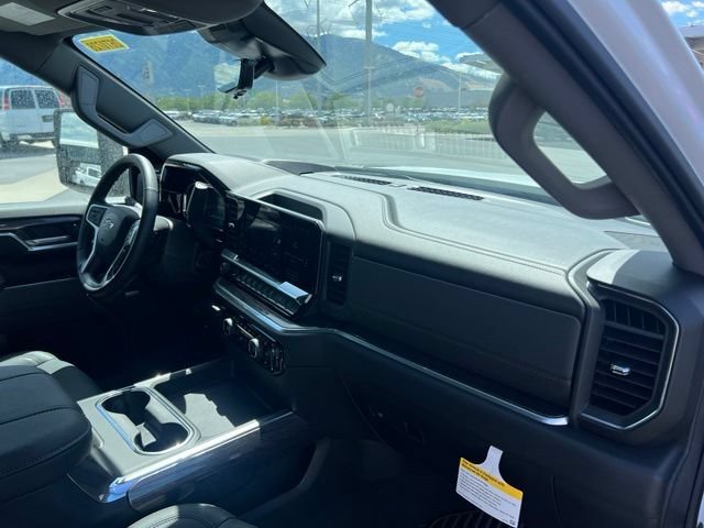 New 2026 Summit White Chevrolet LTZ image 31