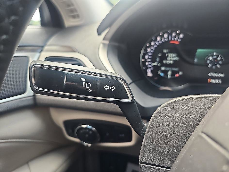 Used 2018 Mocha Metallic Lincoln Select image 20