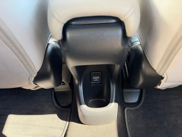 Used 2018 White Honda EX image 33